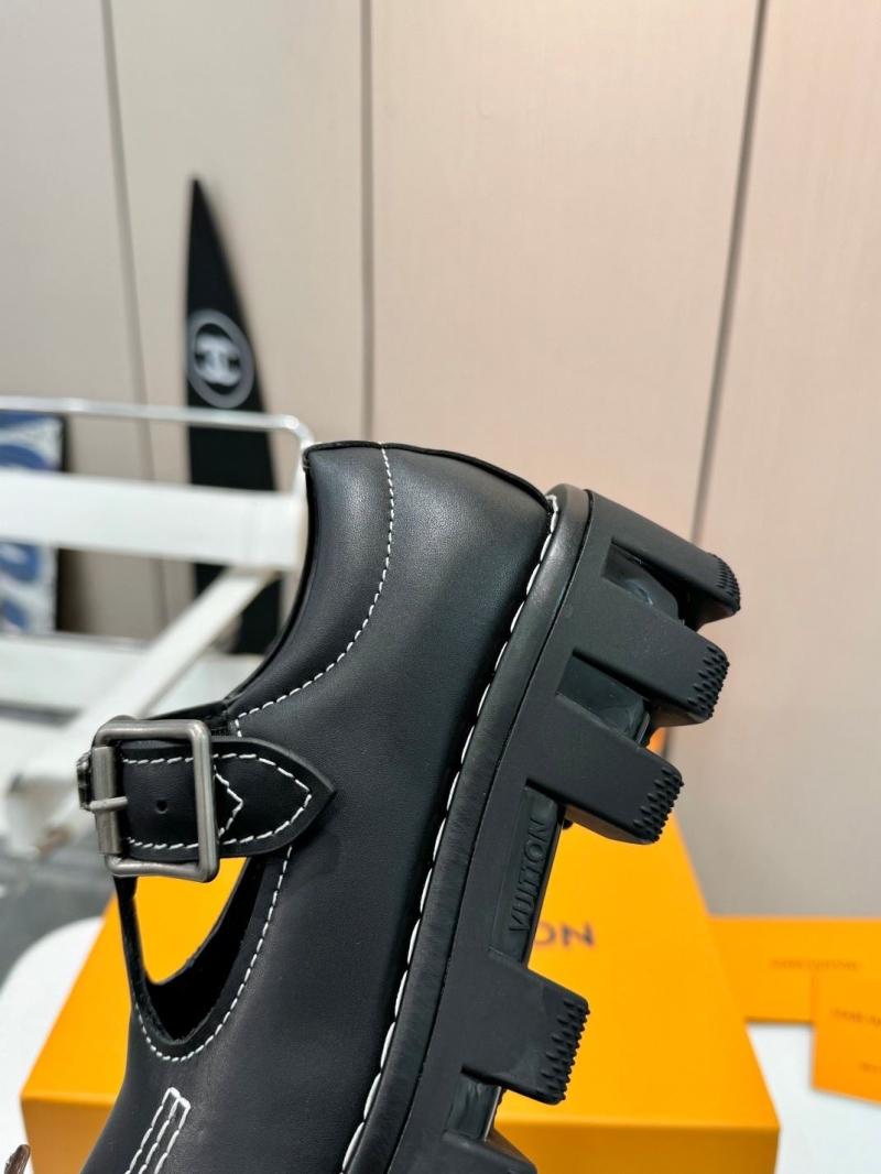 l0vis Vvtt0n loafers